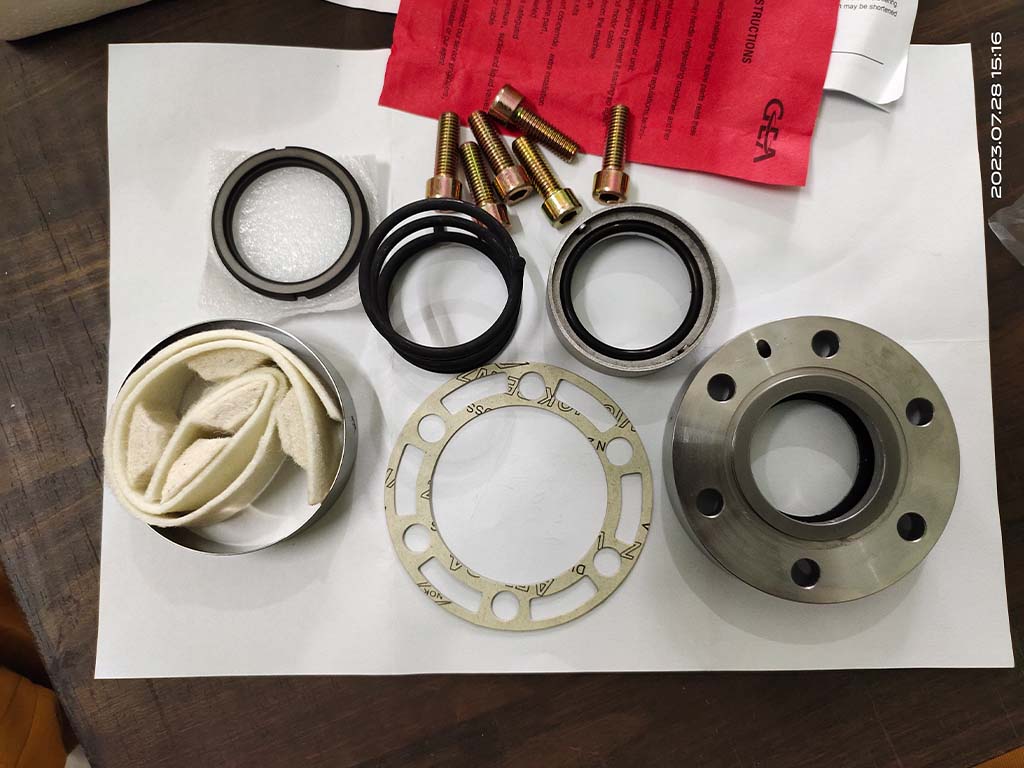 SHAFT SEALS